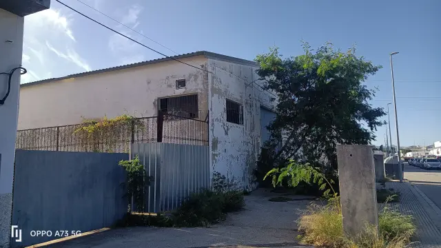 Subasta de nave industrial en Daimus el 20 de abril de 2026