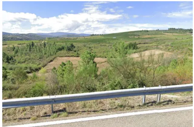 Subasta de finca rústica en Larouco el 6 de abril de 2026