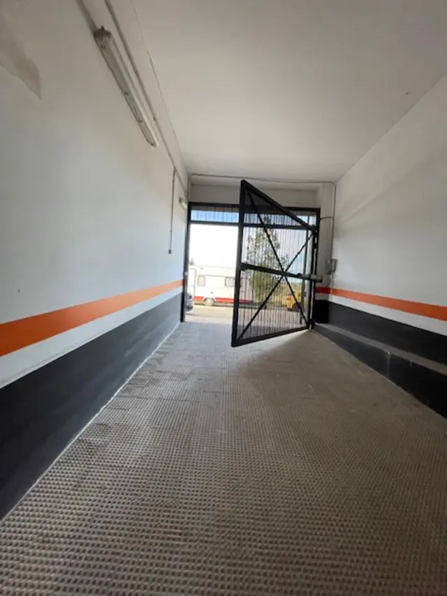 Subasta de garaje en Montroi-montroy el 30 de marzo de 2026