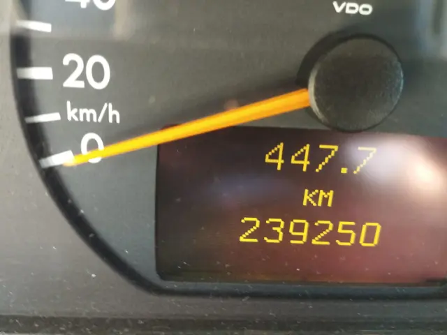 Subasta de turismos Mercedes E 270 el 20 de abril de 2026