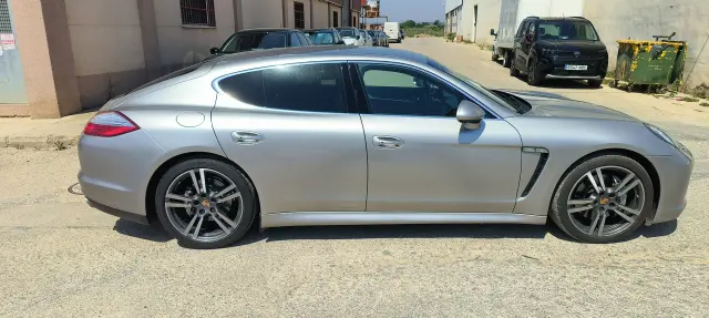 Subasta de turismos Porsche Panamera 4s el 6 de abril de 2026