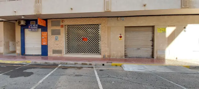 Subasta de local comercial en Guardamar Del Segura el 6 de abril de 2026