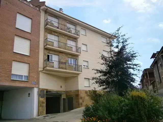 Subasta de garaje en Valencia De Don Juan el 30 de marzo de 2026