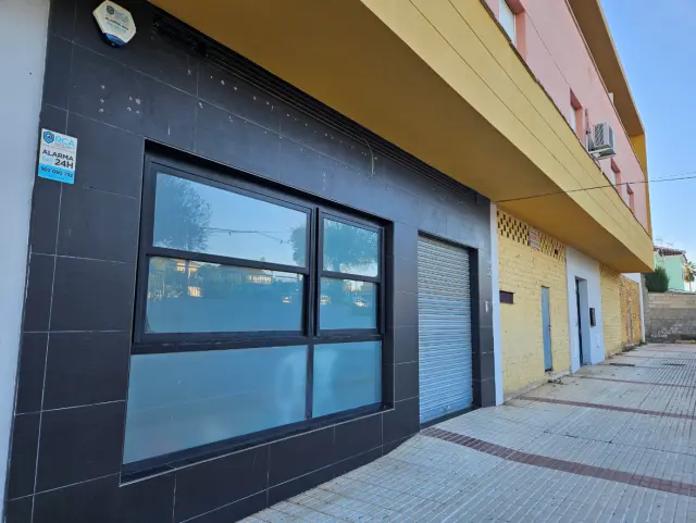 Subasta de local comercial en Bollullos De La Mitacion el 20 de abril de 2026