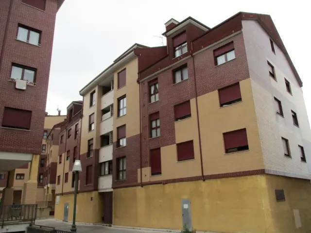 Subasta de garaje en Gijon el 6 de abril de 2026