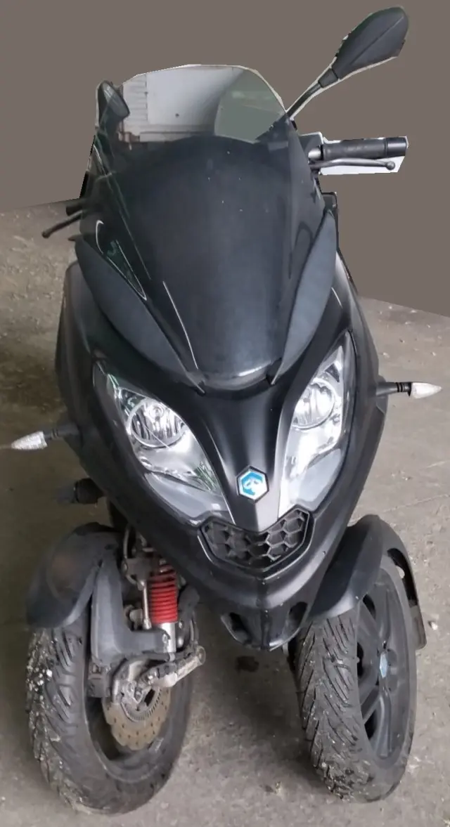 Subasta de industriales Piaggio Mp3 300 Hpe el 13 de abril de 2026