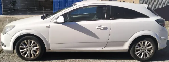 Subasta de turismos Opel Astra el 13 de abril de 2026