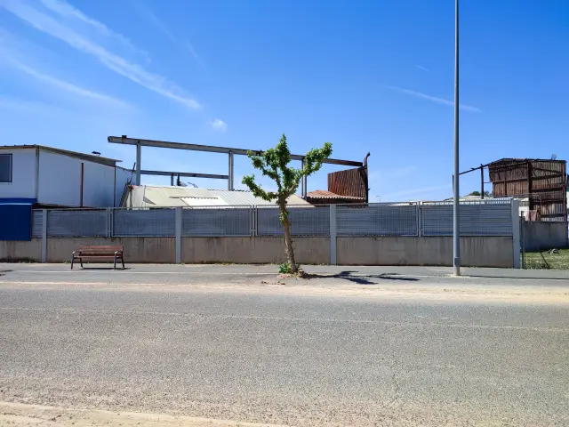 Subasta de nave industrial en Albelda el 23 de marzo de 2026