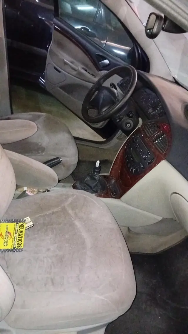 Subasta de turismos Citroen C5 2.0 el 20 de abril de 2026