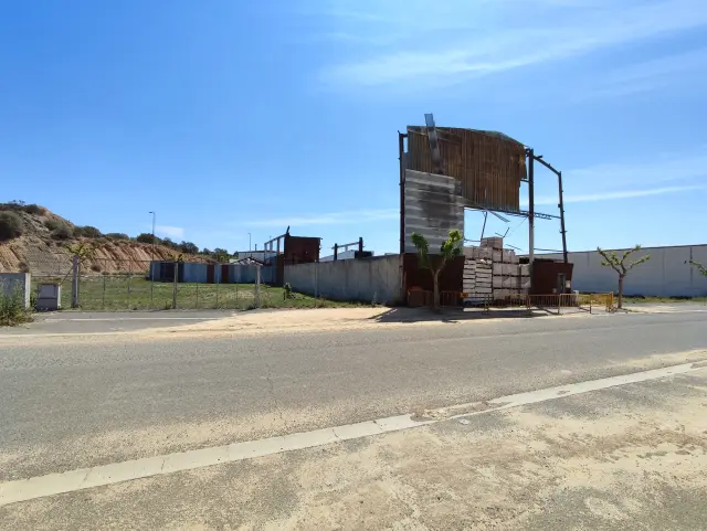 Subasta de nave industrial en Albelda el 23 de marzo de 2026