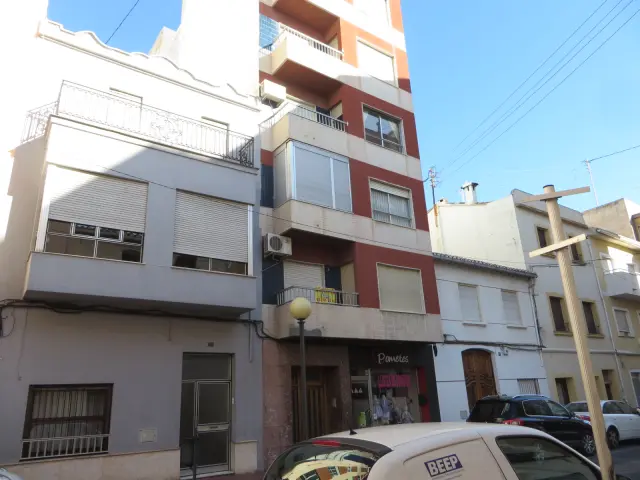 Subasta de vivienda en Oliva el 6 de abril de 2026