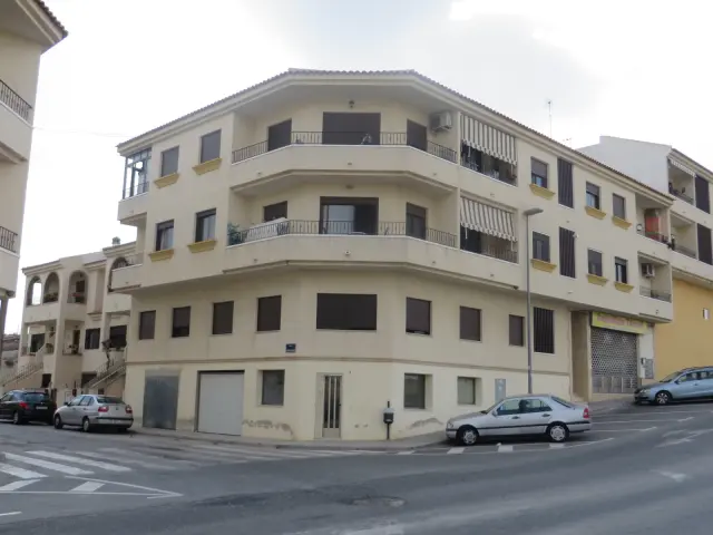 Subasta de vivienda en San Miguel De Salinas el 6 de abril de 2026