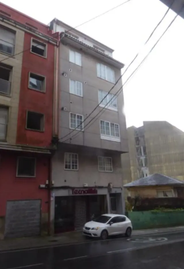 Subasta de vivienda en Ribeira el 6 de abril de 2026