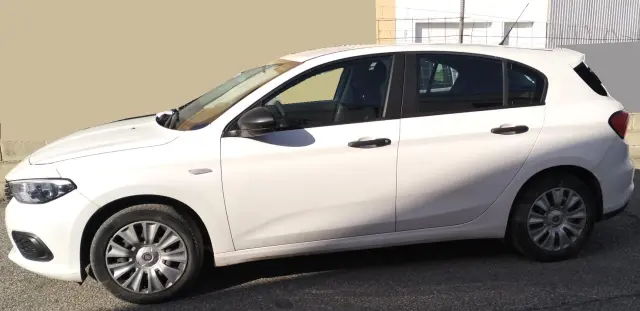 Subasta de turismos Fiat Fiat Tipo el 13 de abril de 2026