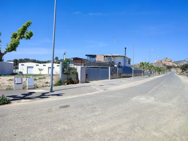 Subasta de nave industrial en Albelda el 23 de marzo de 2026