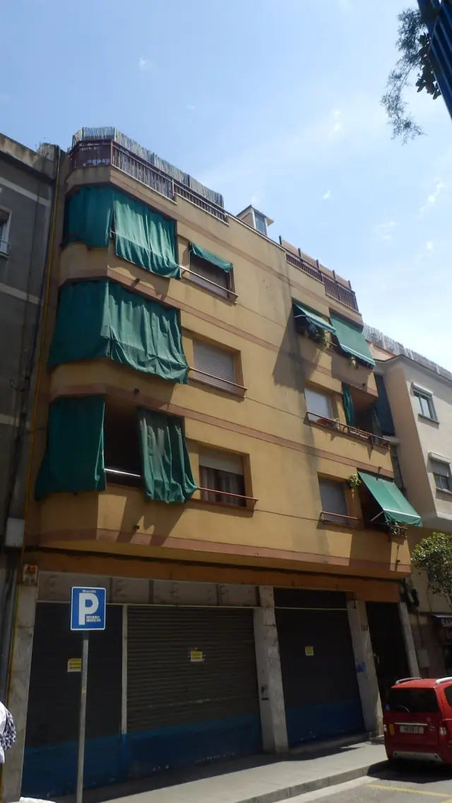 Subasta de vivienda en Santa Coloma De Gramanet el 18 de marzo de 2026