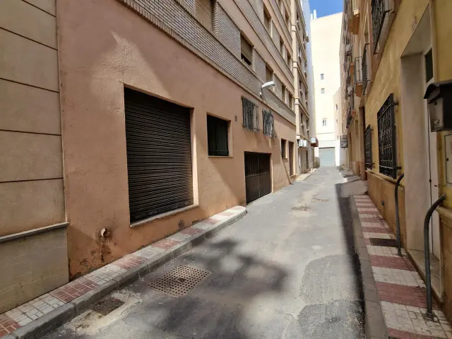 Subasta de garaje en Adra el 6 de abril de 2026