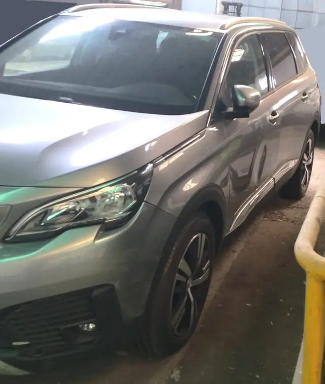 Subasta de turismos Peugeot N5008 Allure 1.5l Blue el 13 de abril de 2026