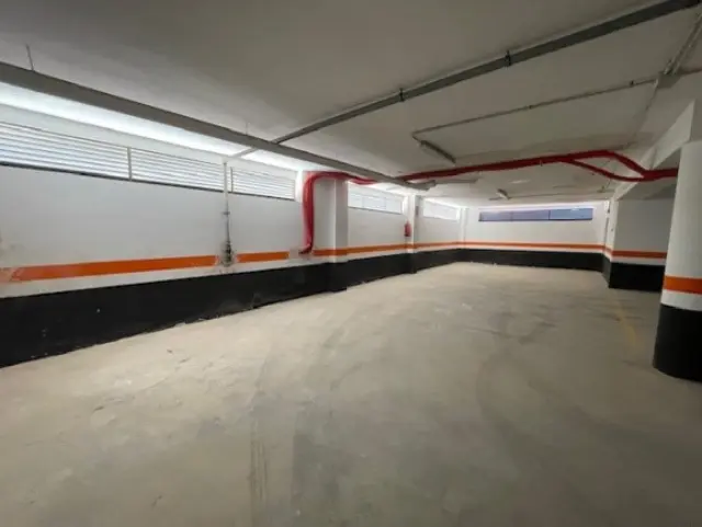 Subasta de garaje en Montroi-montroy el 30 de marzo de 2026