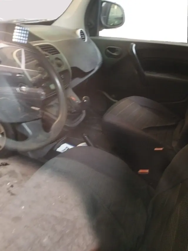 Subasta de turismos Renault Kangoo el 13 de abril de 2026