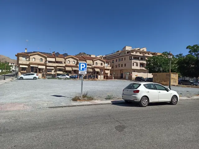 Subasta de solar en Atarfe el 23 de marzo de 2026