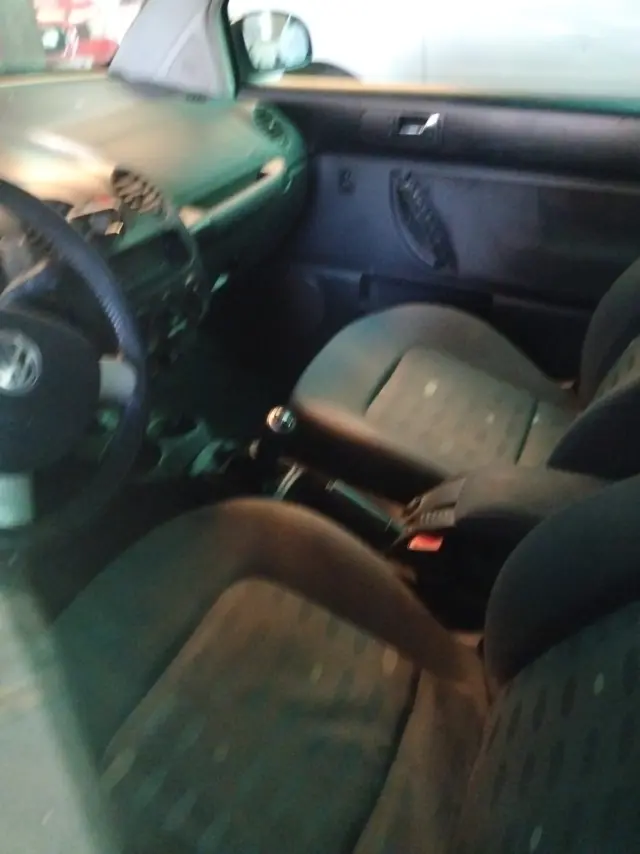 Subasta de turismos Volkswagen New Beetle el 13 de abril de 2026