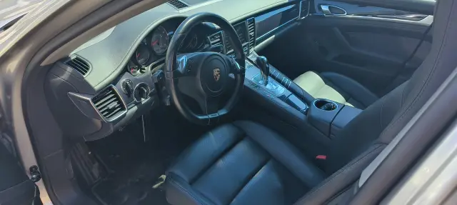 Subasta de turismos Porsche Panamera 4s el 6 de abril de 2026