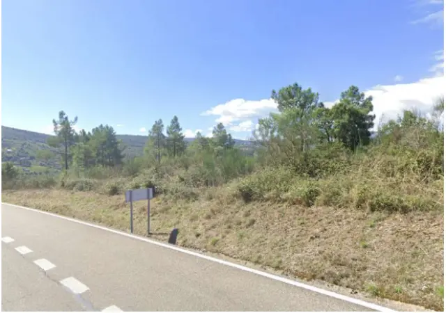 Subasta de finca rústica en Larouco el 6 de abril de 2026