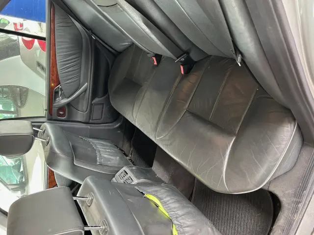 Subasta de turismos Mercedes E 270 el 20 de abril de 2026