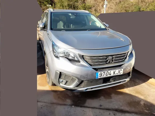 Subasta de turismos Peugeot N5008 Allure 1.5l Blue el 13 de abril de 2026