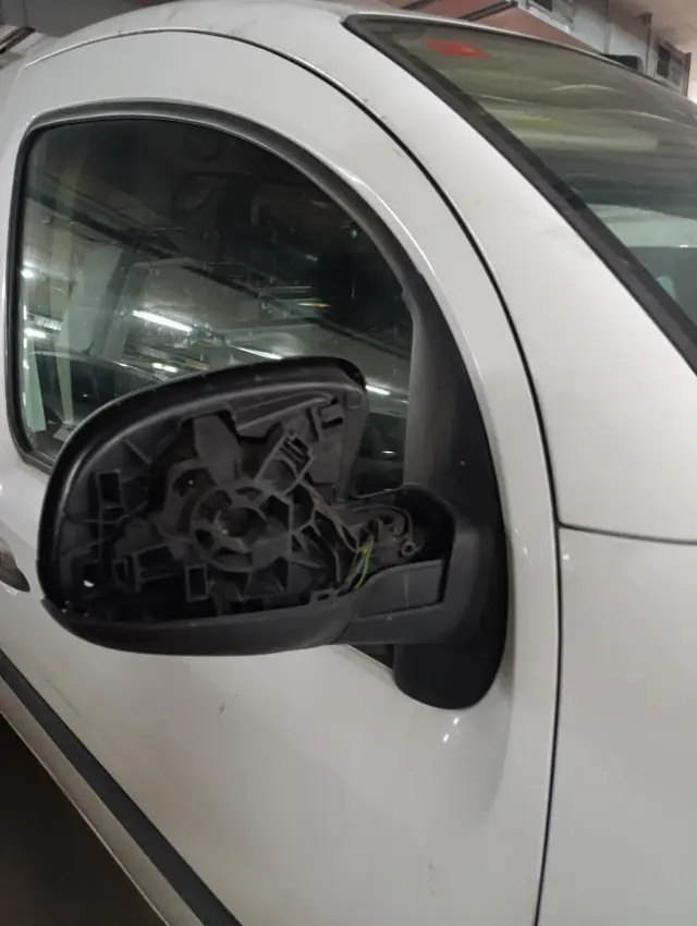 Subasta de turismos Renault Kangoo el 13 de abril de 2026