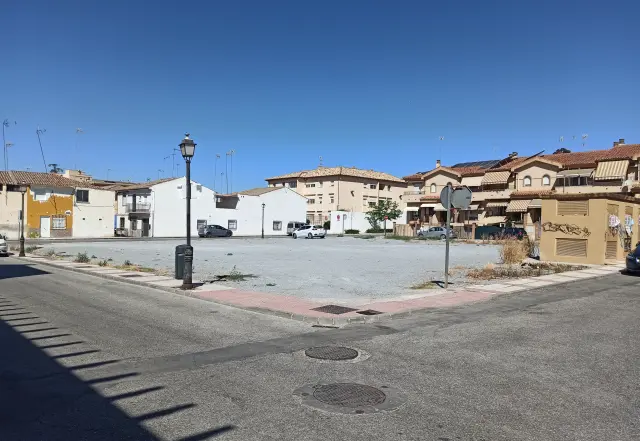 Subasta de solar en Atarfe el 23 de marzo de 2026