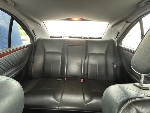 Subasta de turismos Mercedes E 270 el 20 de abril de 2026