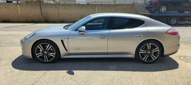 Subasta de turismos Porsche Panamera 4s el 6 de abril de 2026