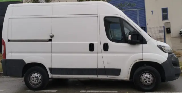 Subasta de turismos Peugeot Boxer el 13 de abril de 2026