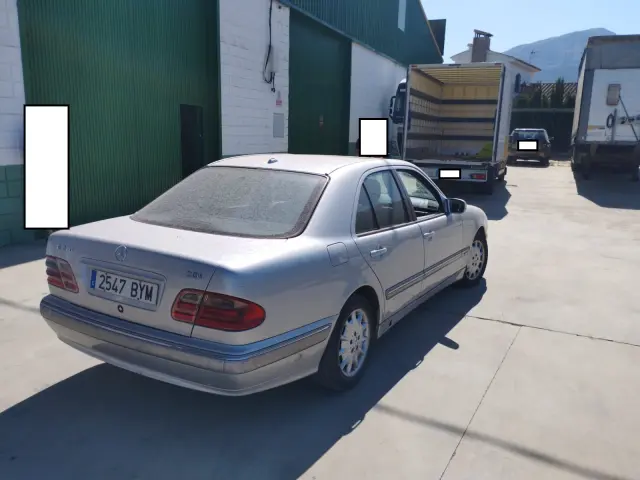 Subasta de turismos Mercedes E 270 el 20 de abril de 2026