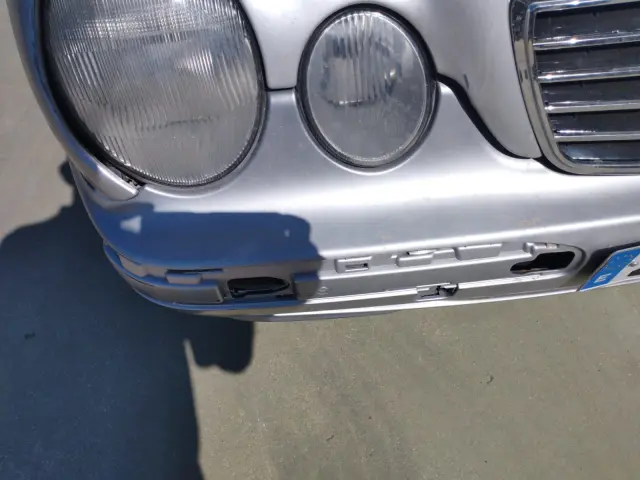 Subasta de turismos Mercedes E 270 el 20 de abril de 2026