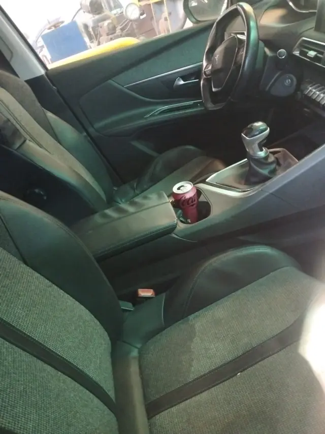 Subasta de turismos Peugeot N5008 Allure 1.5l Blue el 13 de abril de 2026