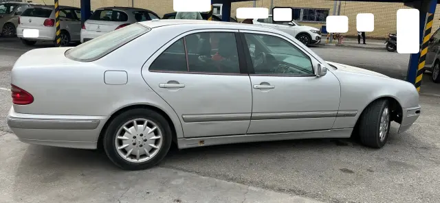 Subasta de turismos Mercedes E 270 el 20 de abril de 2026