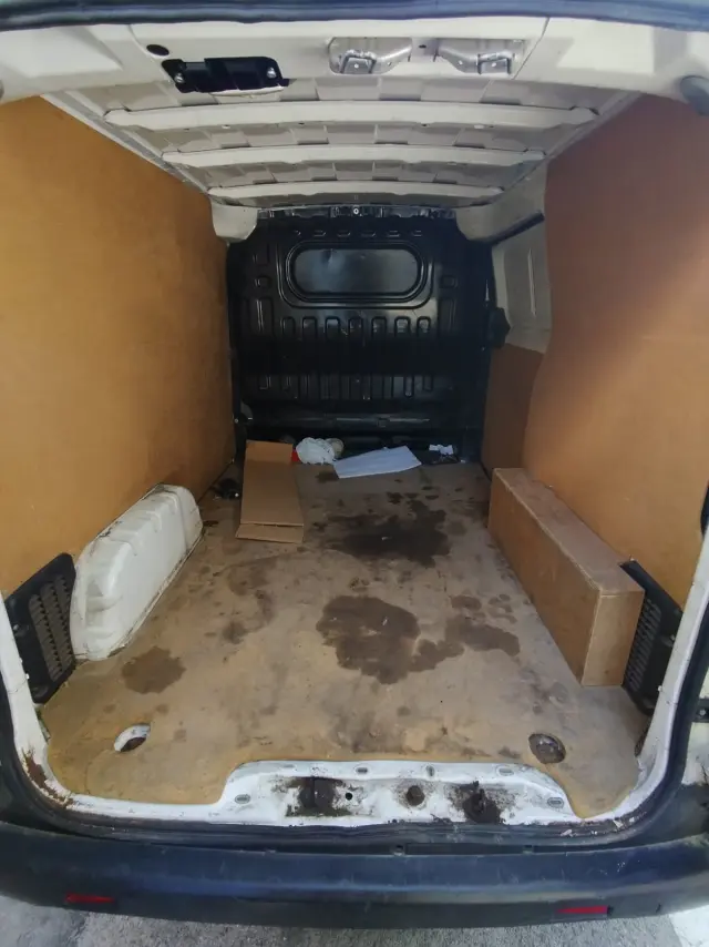 Subasta de turismos Nissan Nv200 el 13 de abril de 2026