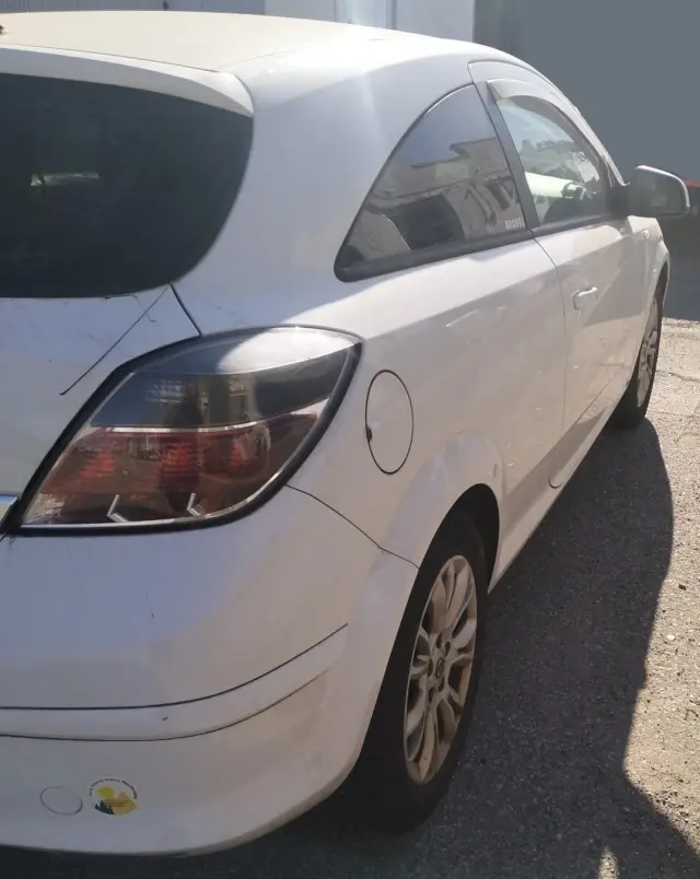 Subasta de turismos Opel Astra el 13 de abril de 2026