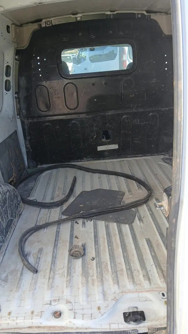 Subasta de otros Renault Kangoo el 6 de abril de 2026