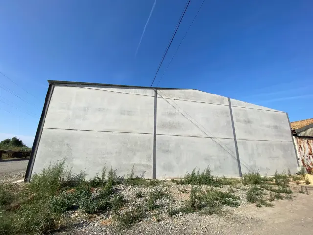 Subasta de nave industrial en Utrera el 23 de marzo de 2026